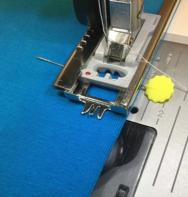 Set the machine for the first buttonhole
