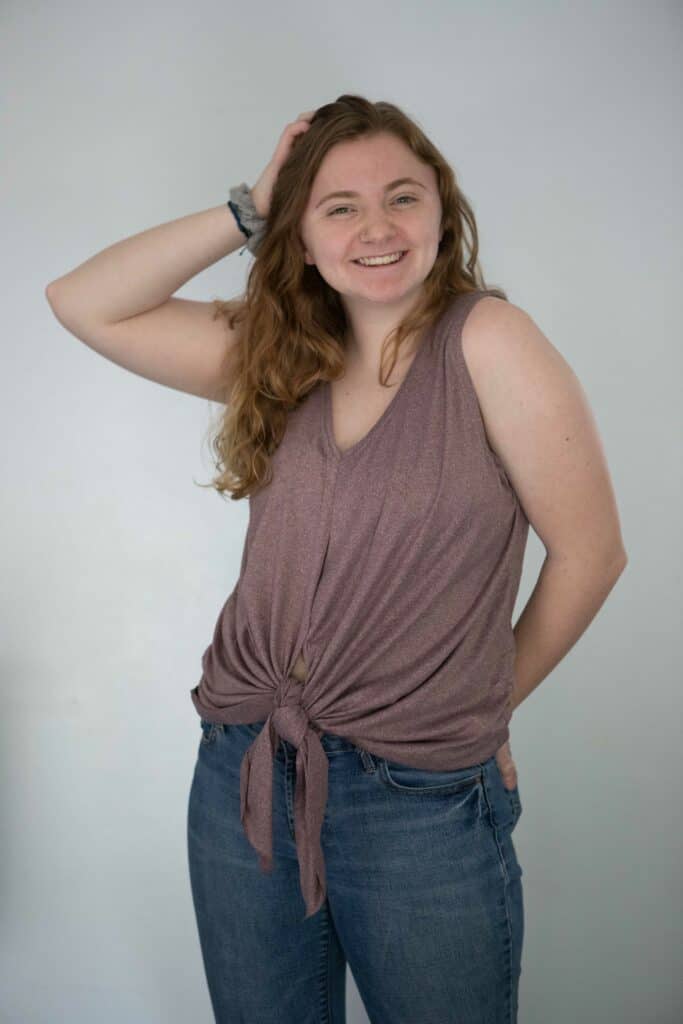 knot front tee tutorial
