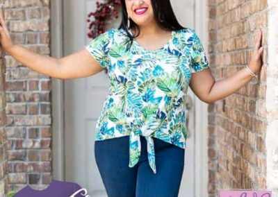 Classic Tee : Knot Front Tee Hack!